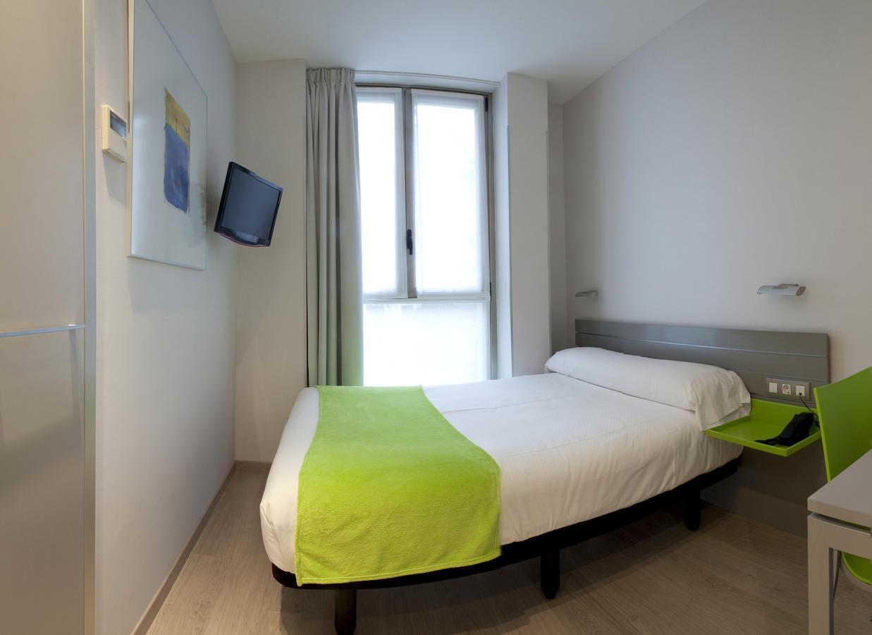 Hotel & Suites Arrizul Gros San Sebastián Szoba fotó